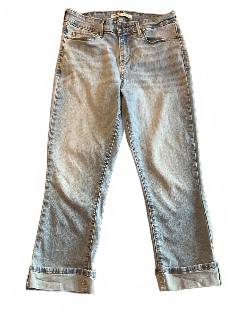 Signature Gold by Levi Strauss & Co Womens Mid-Rise Capri Size 6 x 28 Stretchy